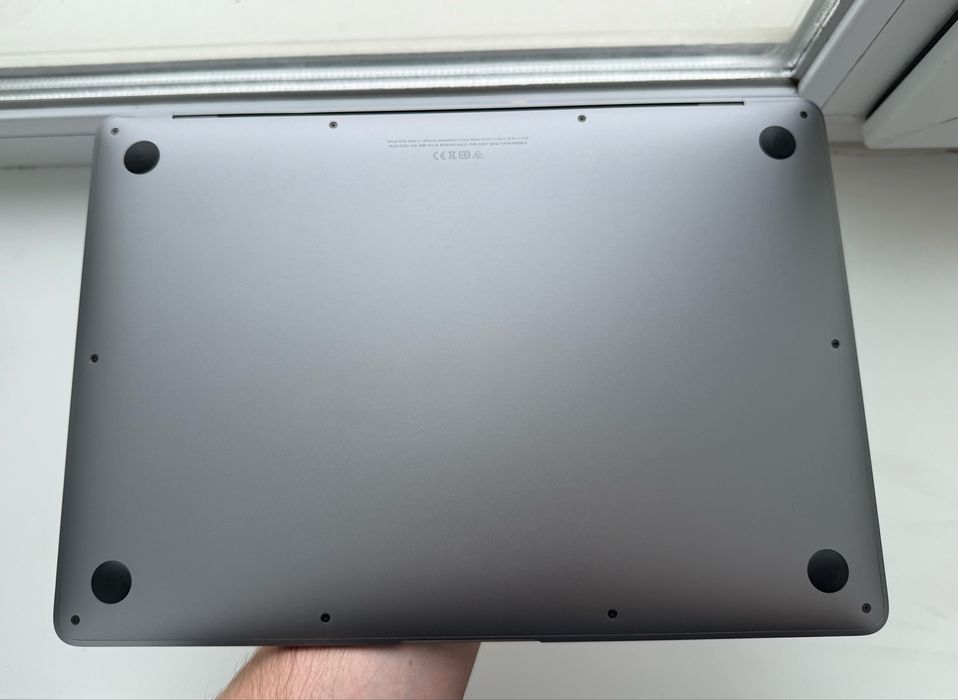 MacBook Air m1 8/256 Space Grey