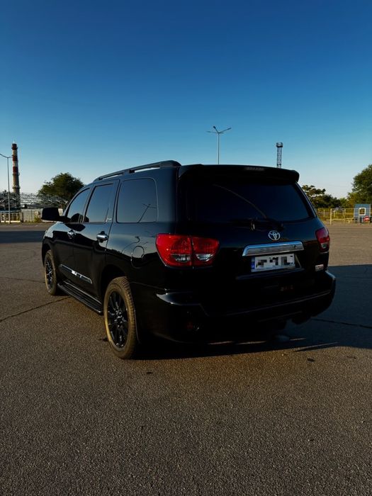 Продам Toyota Sequoia