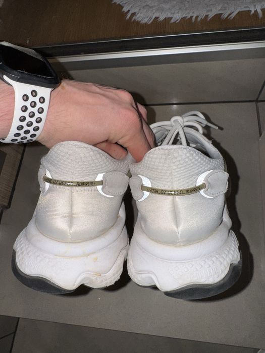 adidas ozweego.