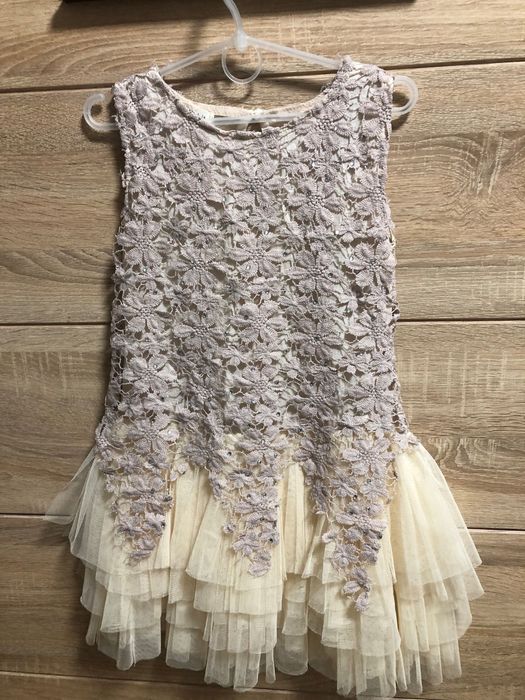 Святкова сукня на дівчинку