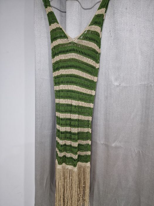 Vestido verde e dourado