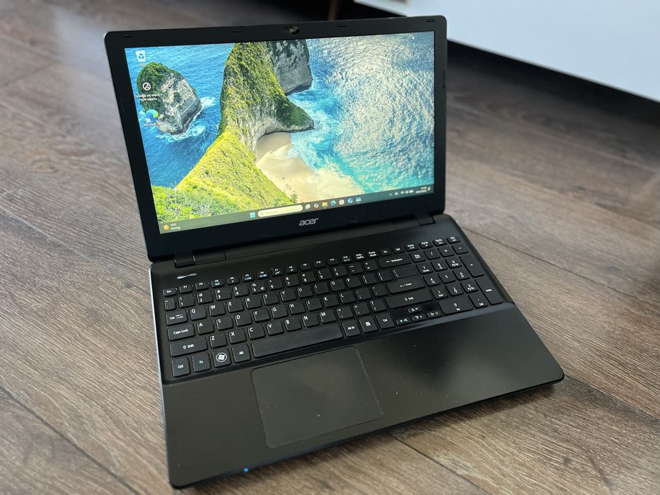 Laptop Acer  E5-571G  intel i3 4030U / 250GB SSD / 12 GB  / Windows 11