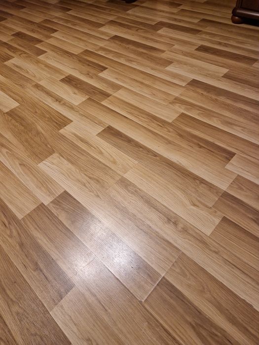 Panele podłogowe  drewnopodobne