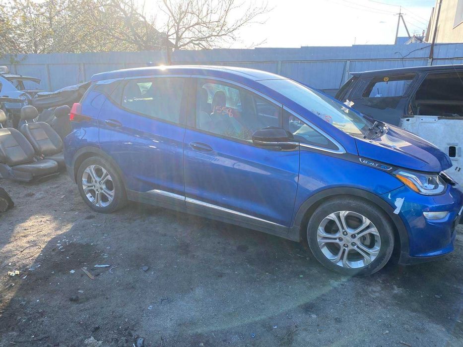 Бампер передній Chevrolet Bolt EV 2017-2022 шевроле болт цілий і під ремонт