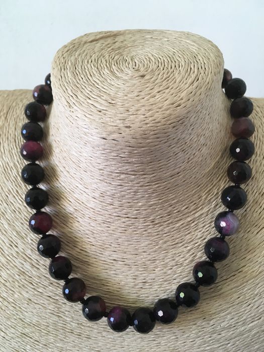 Naszyjnik korale kolia z naturalnego kamienia onyks.