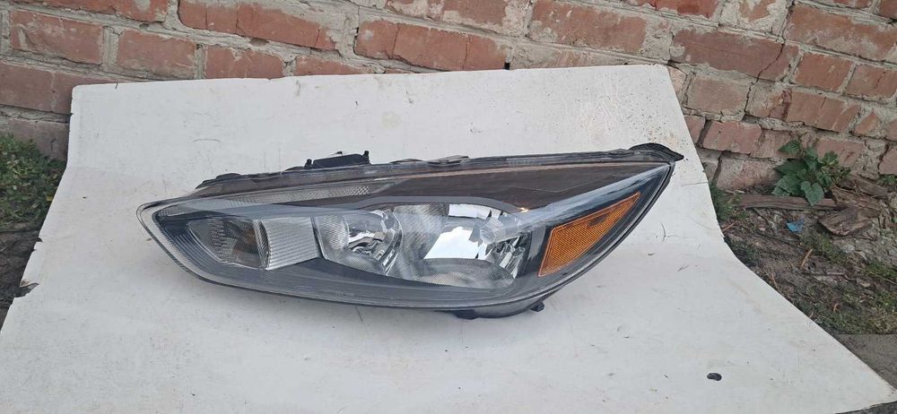 Продам фару Ford Focus 3