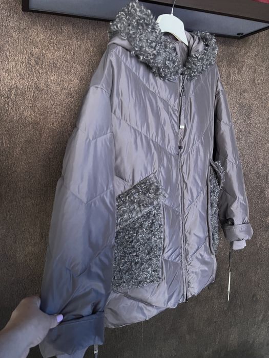 Курточка зимова, тепла та зручна