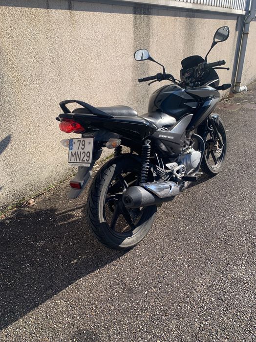 Honda CBF 125 preta