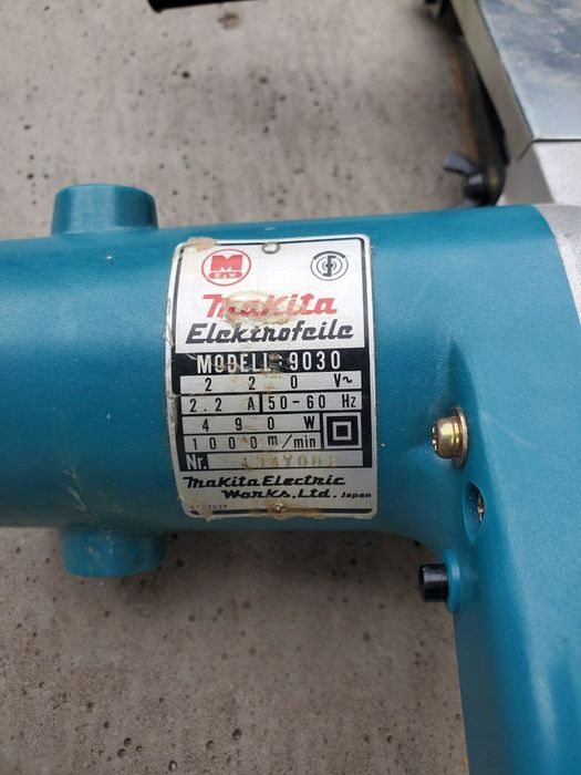 Шліфмашина стрічкова Makita 9030