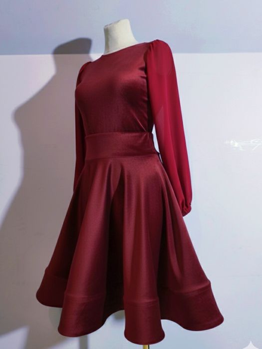 Piękny bordowy komplet " pierwszy krok"