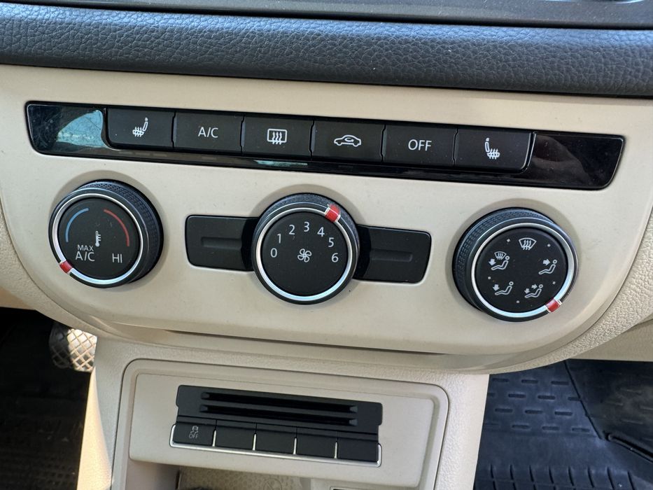 Volkswagen Tiguan 2016 VIN WVGAV7AX0GW058588 фото оголошення 8 з 15