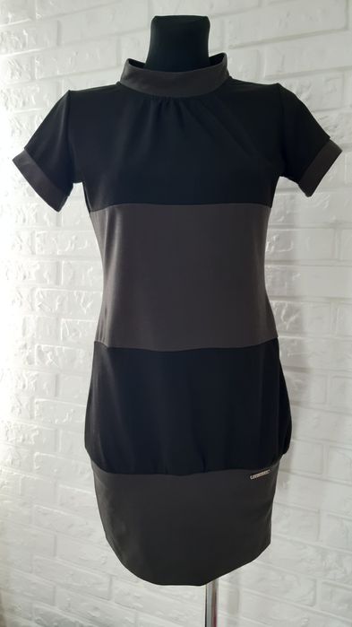 Minimalistyczna sukienka tunika czarno szara M