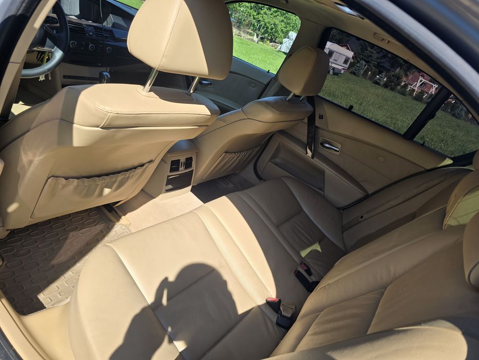 BMW 5 E60 3.0       .