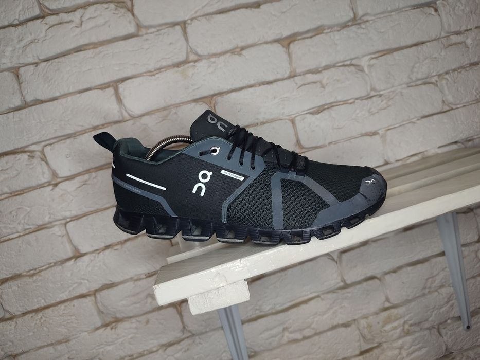 Cloud 5 Waterproof All Black кросівки чоловічі оригінальні Англія 29.5