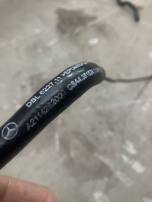 Mercedes-Benz W211 - przewód płynu hamulcowego