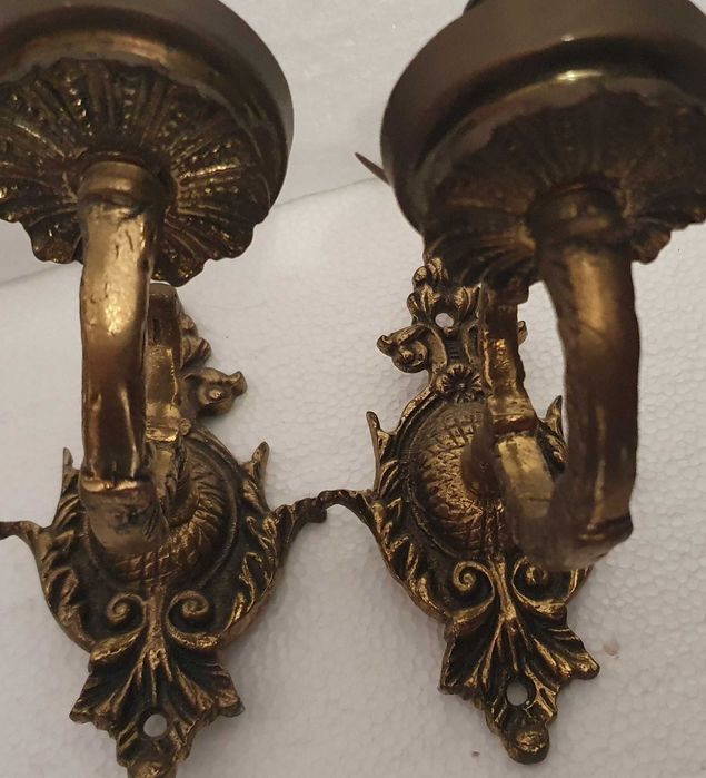 Par de Candeeiros Apliques de parede em latão, com relevos - anos 50