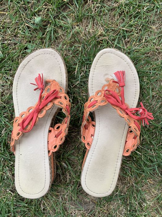 Шльопанці на платформі 39р.