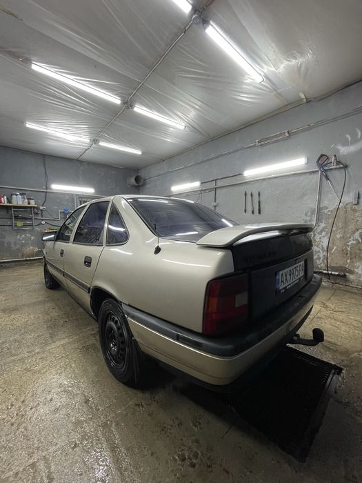 Продам Opel Vectra 1993 року в доброму стані