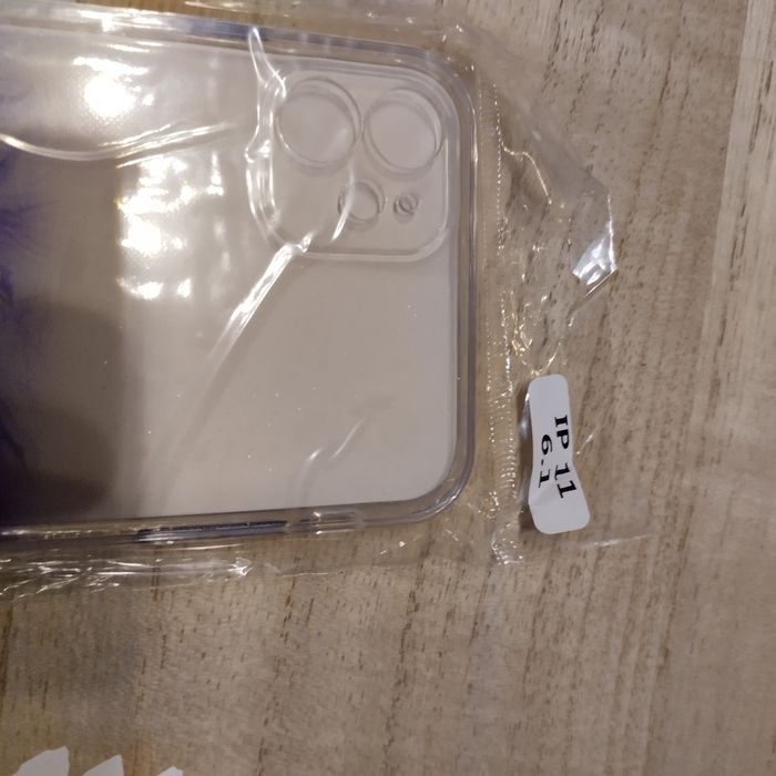 Etui na telefon iPhone 11 nowe w folii