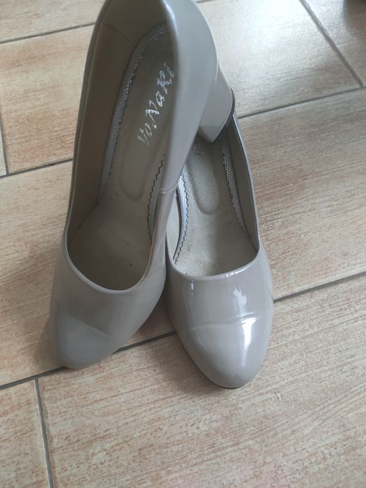 Туфлі шкіряні лакові