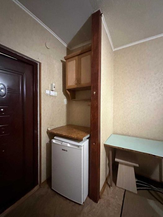 Продаж кімнати в комунальній квартирі в районі Червоного мосту