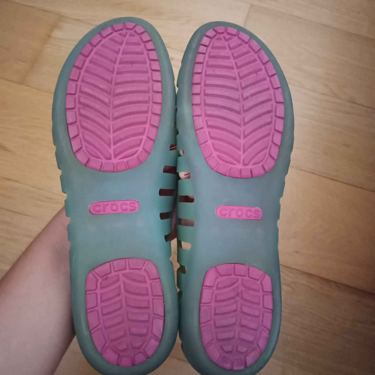 Sapatos CROCS Azul turquesa e rosa Algés, Linda-A-Velha E Cruz  Quebrada-Dafundo • OLX Portugal