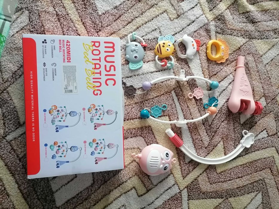 мобіл дитячий у хорошому стані