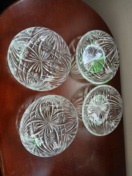 Cztery małe kryształowe miseczki PRL