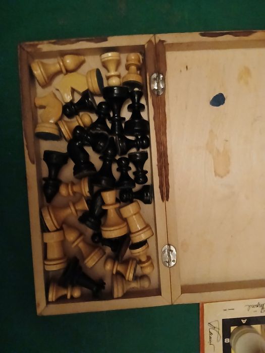 Продам деревянные шахматы
