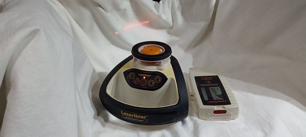 Ротаційний лазерний нівелір Laserliner Auto smart-Laser з Німеччини.