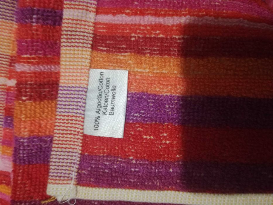 Toalhas novas 1,5m x 1m (100% algodão) - 2€