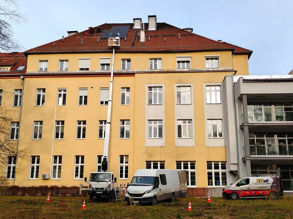 Podnośnik koszowy 27m do góry i 16m w bok z operatorem, zwyżka usługi