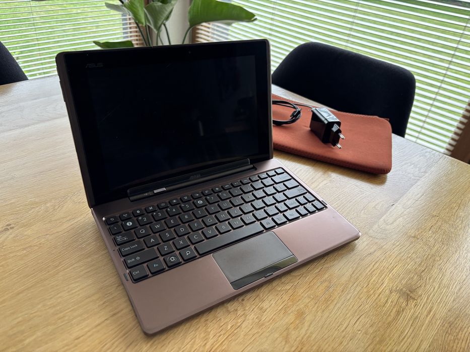 Asus EeePad Android tablet laptop transformer