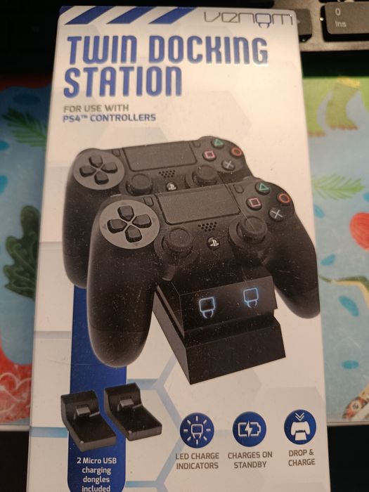 Ładowarka do padów kontrolerów PS4