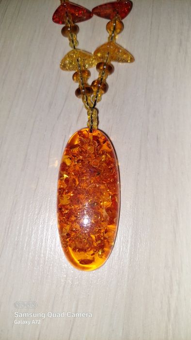 Бурштинове намисто