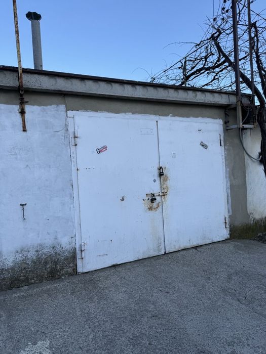 Продам 2 гаража парой