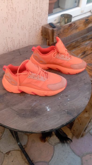 Кроссовки мужские 44