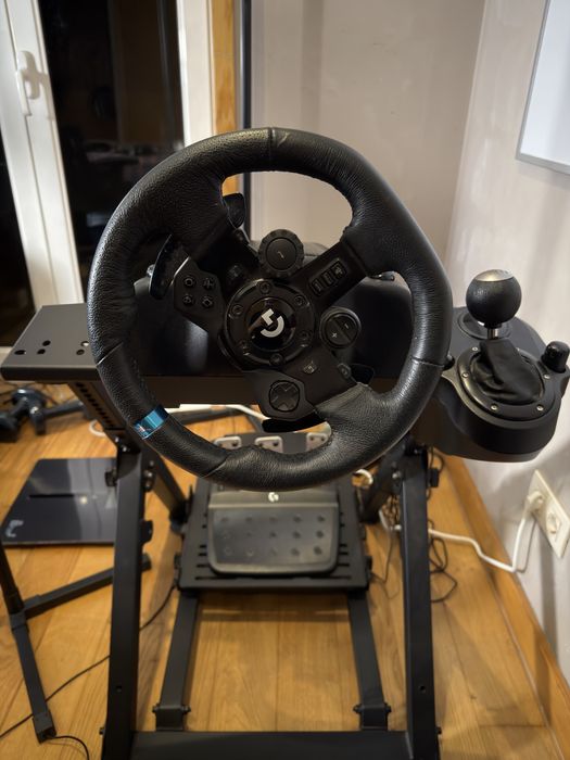 G923 c/ mudanças e stand Next Level Racing 2.0