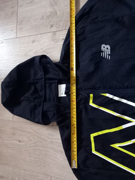 Продам ветровку New Balance Running