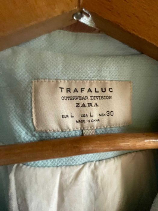 Pastelowy płaszczyk Zara Trafaluc L – błękitny