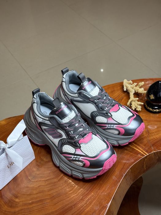 Кросівки жіночі Balenciaga