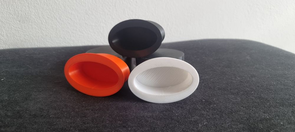 Łódka zanętowa korytko na sonar echosondy