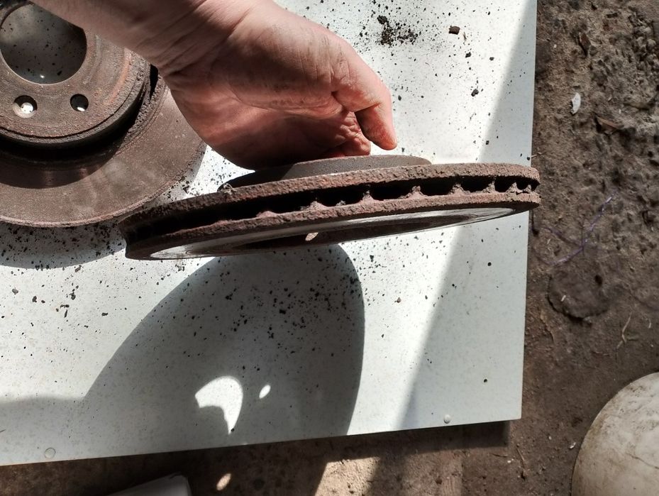 Гальмівні диски передні Renault Scenik 2