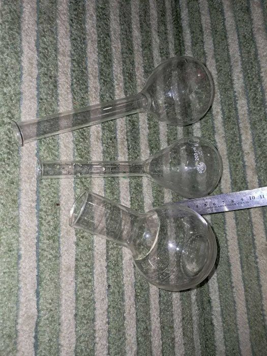 Три колбы, хим стекло