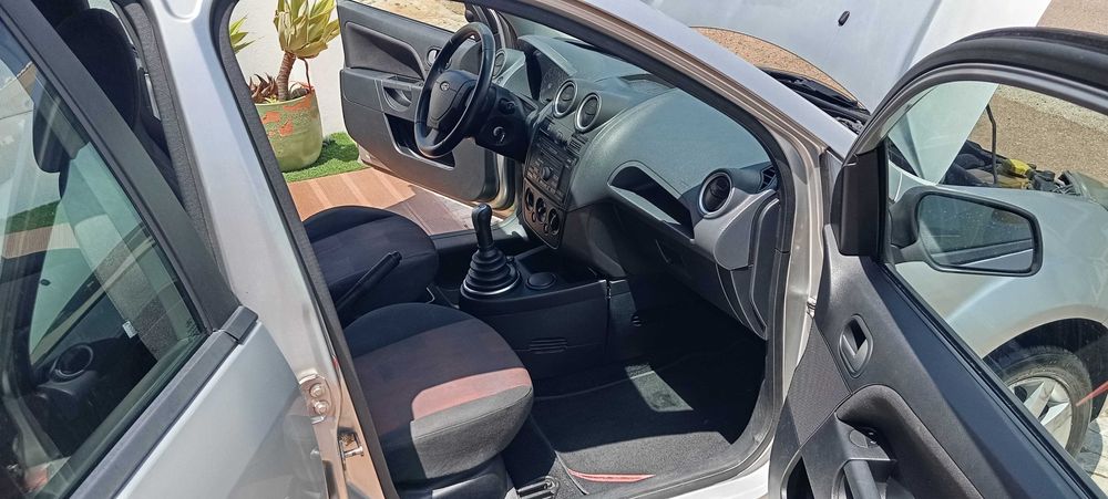Ford Fiesta — fotografia 8
