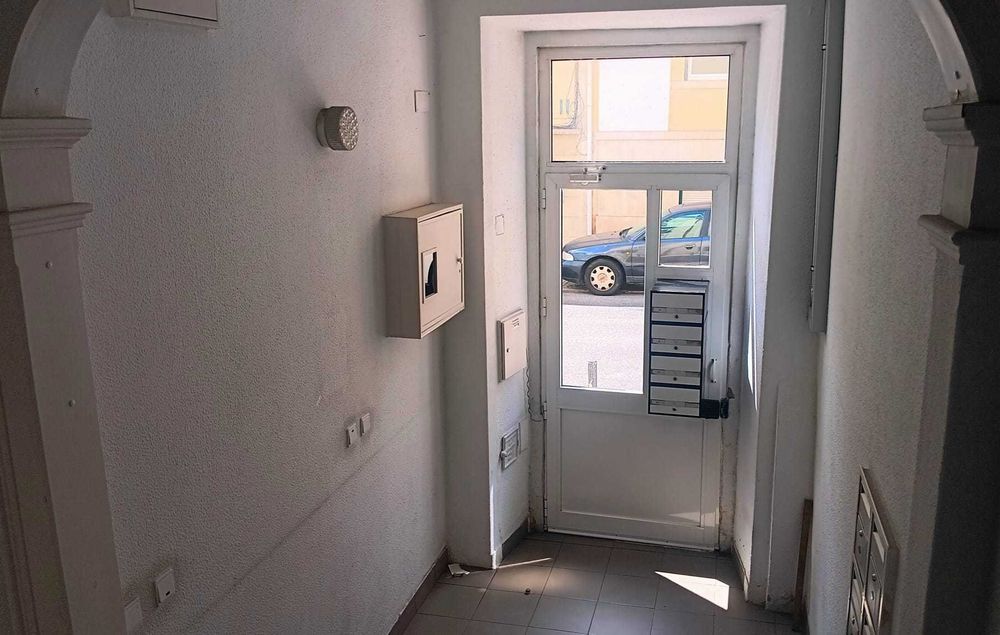 Excelente apartamento T2 no centro de Alcântara