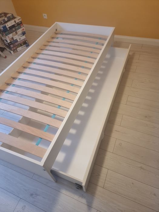 Łóżko jednoosobowe młodzieżowe 90x200