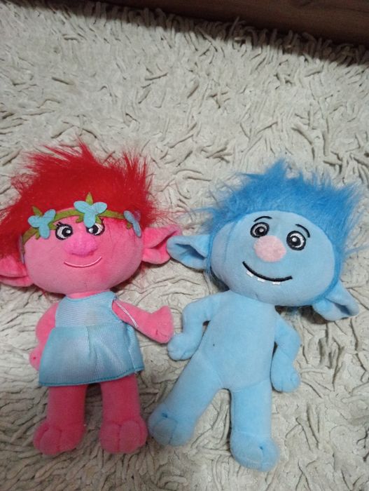 Maskotki Trolle  wys.22cm.