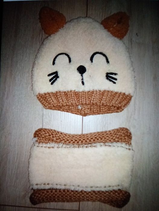 Zestaw dziecięcy czapka plus komin