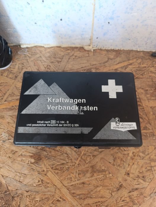 Apteczka samochodowa nowa kompletna